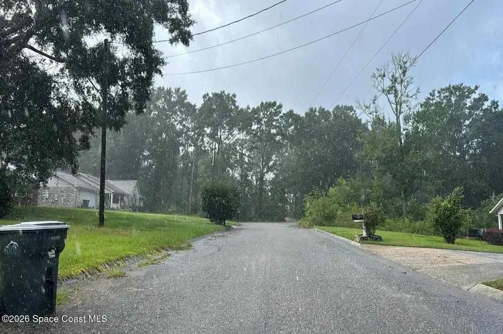 1013 Rachel Circle Cantonment, FL 32533