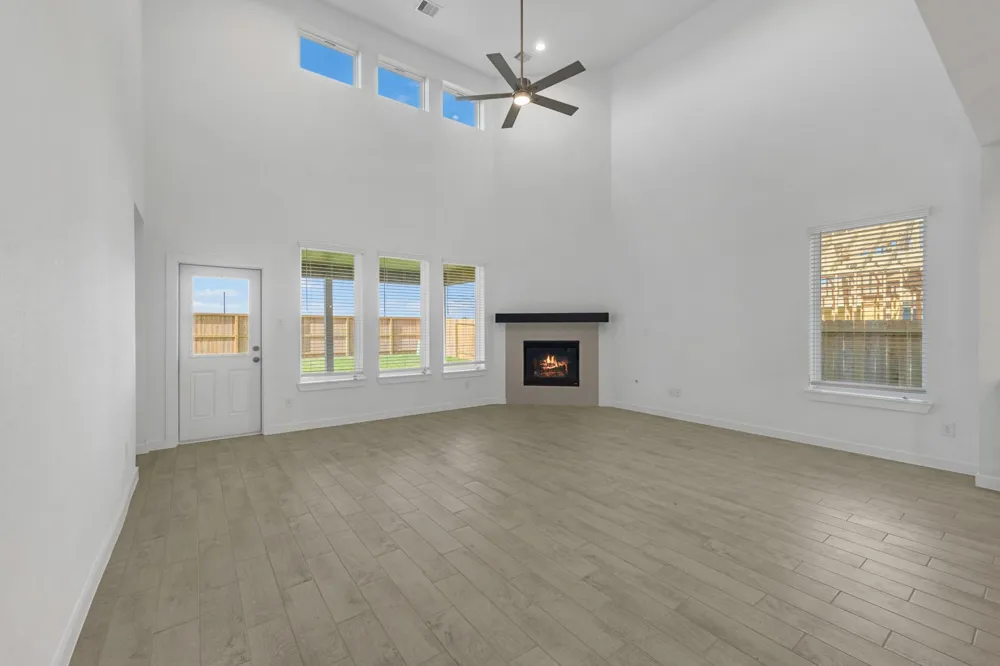 77 Shining Point Drive Waller, TX 77484