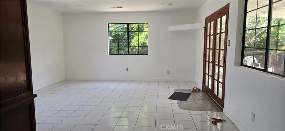 8068 Hazeltine Panorama City, CA 91402