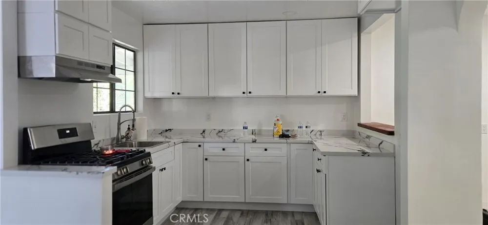 8068 Hazeltine Panorama City, CA 91402