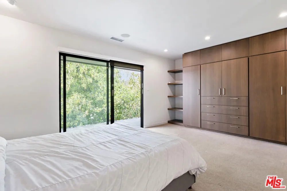 3035 Lake Glen Drive Beverly Hills, CA 90210