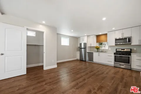 2325 Selby Avenue