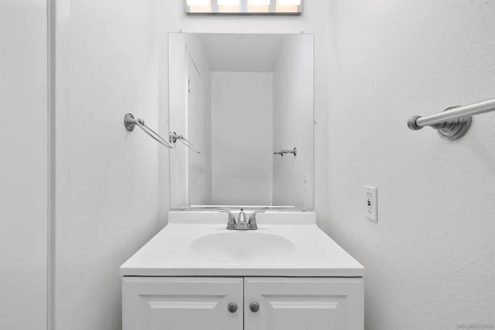 3994 Caminito Patricia San Diego, CA 92111