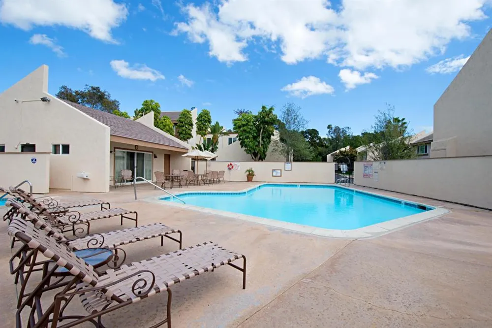 3994 Caminito Patricia San Diego, CA 92111