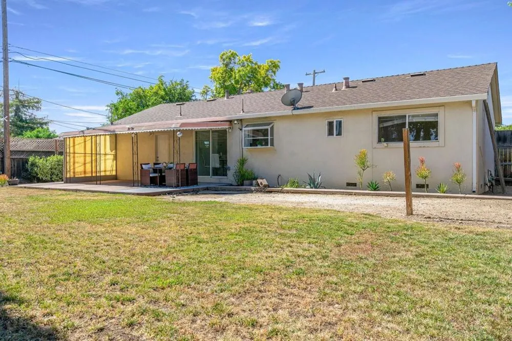 1340 Sharp Avenue Campbell, CA 95008