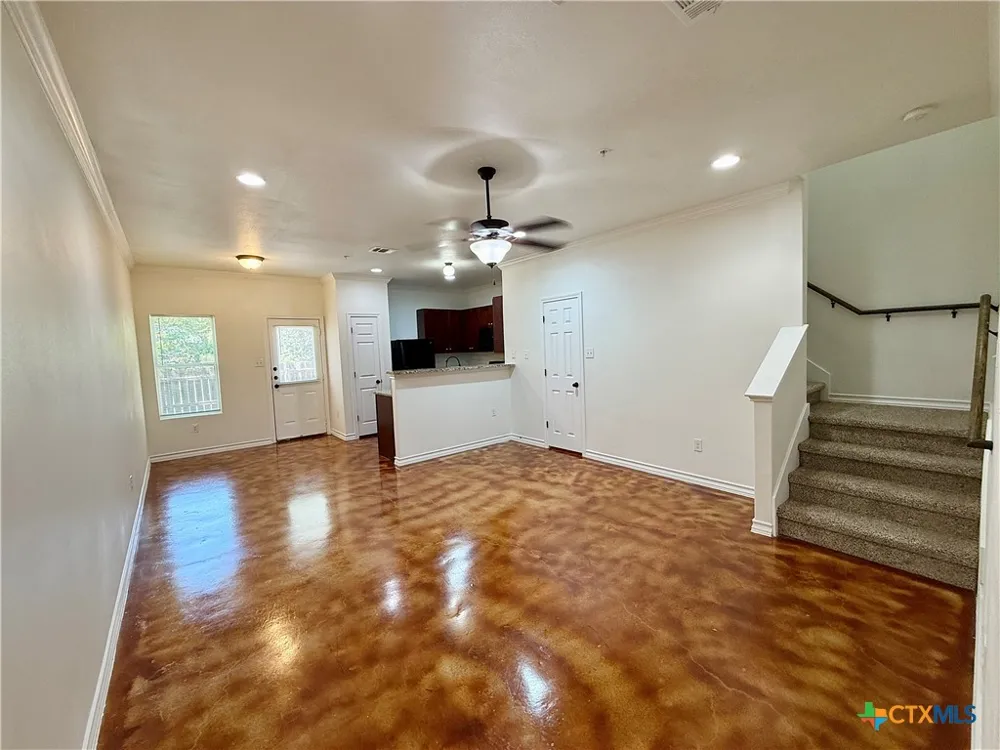 91 Plaza Drive #2 Universal City, TX 78148