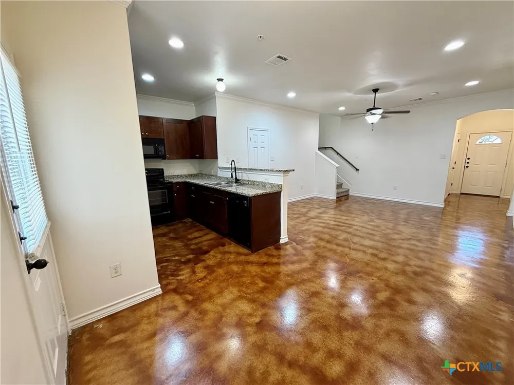 91 Plaza Drive #2 Universal City, TX 78148