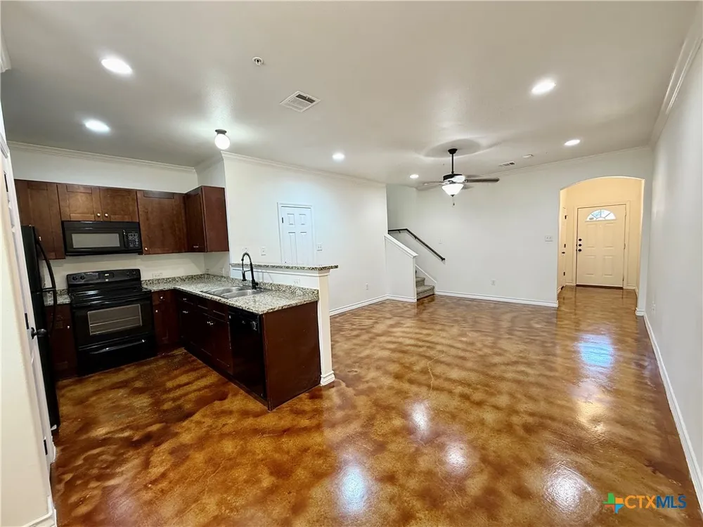 91 Plaza Drive #2 Universal City, TX 78148