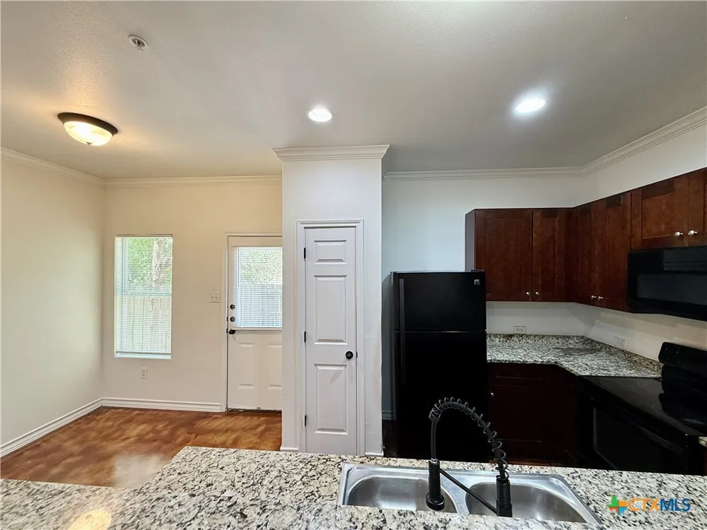 91 Plaza Drive #2 Universal City, TX 78148