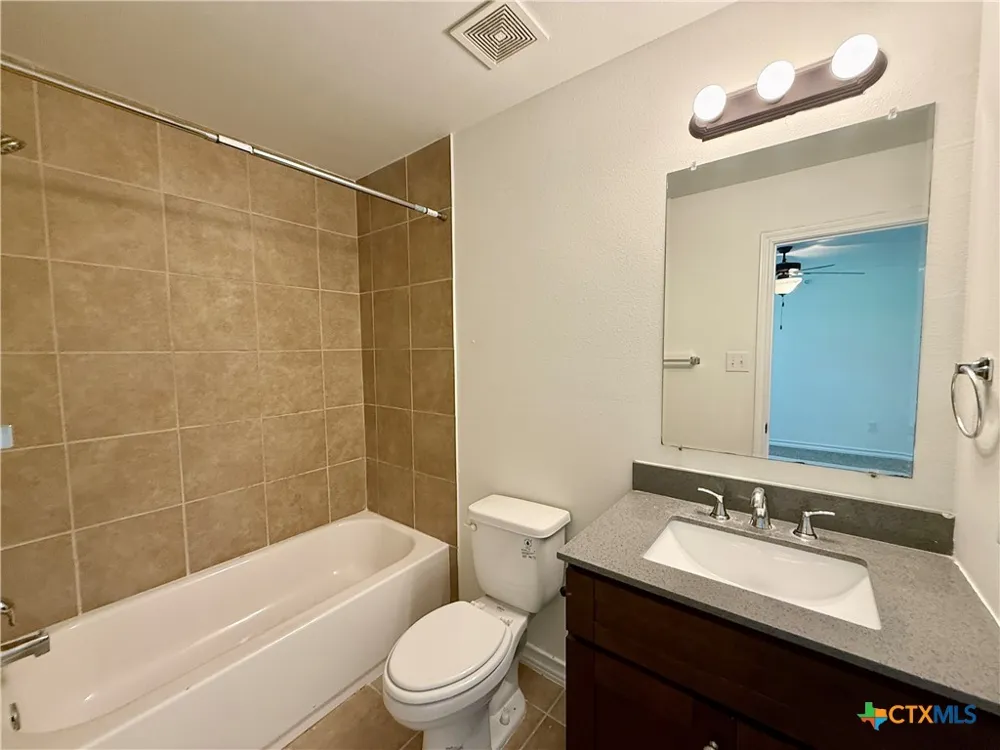 91 Plaza Drive #2 Universal City, TX 78148
