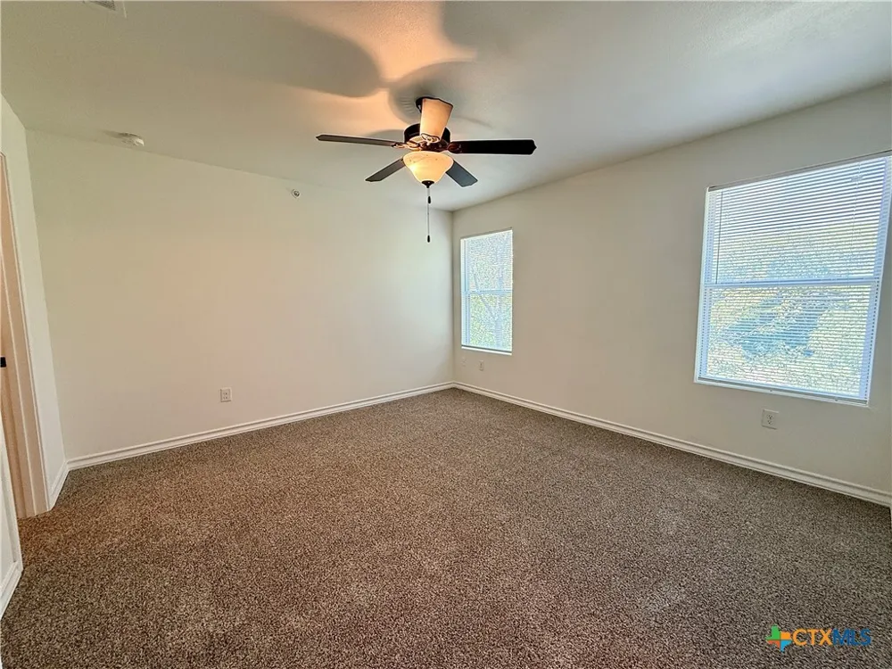 91 Plaza Drive #2 Universal City, TX 78148