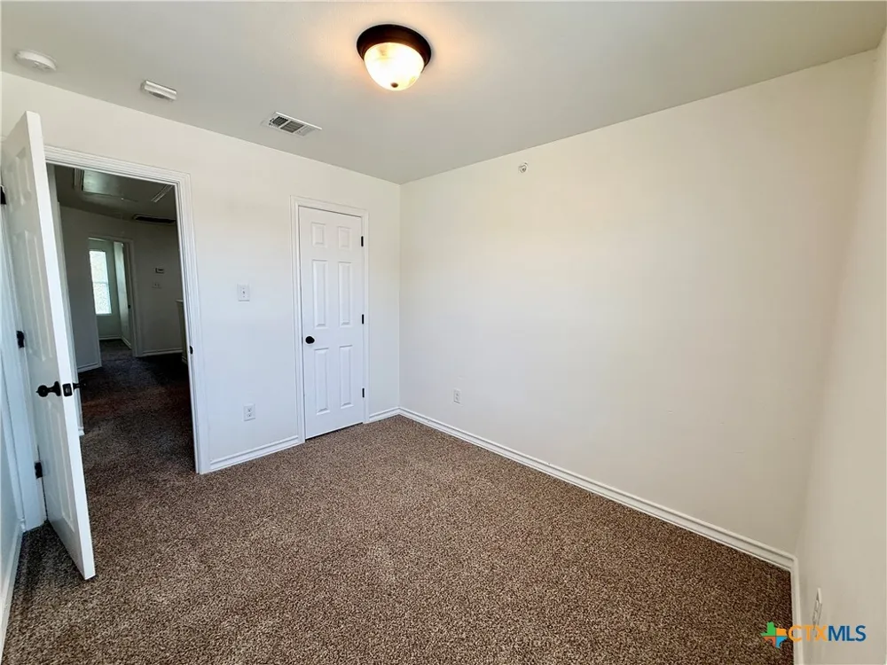 91 Plaza Drive #2 Universal City, TX 78148