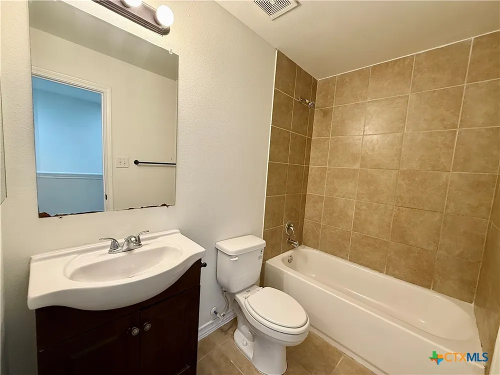 91 Plaza Drive #2 Universal City, TX 78148