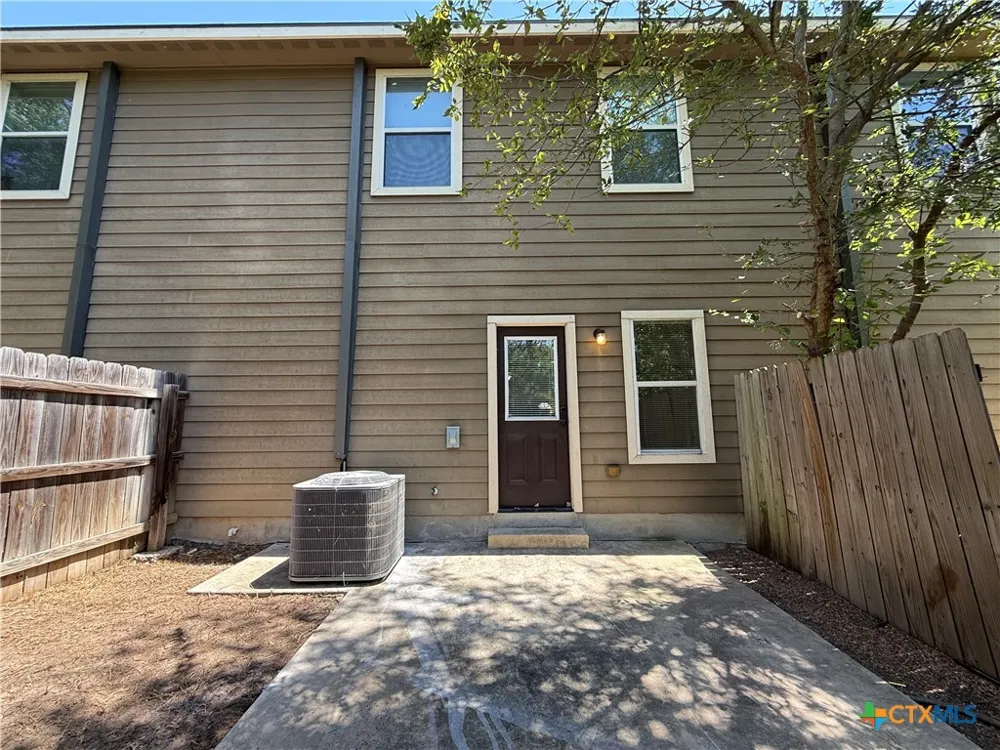 91 Plaza Drive #2 Universal City, TX 78148