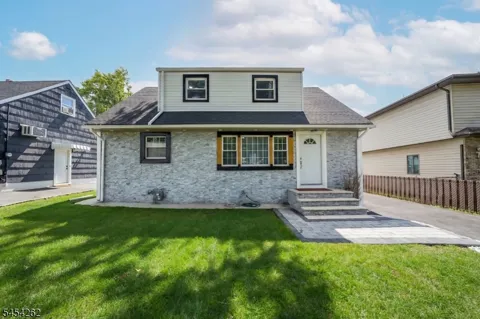 5 Briar Ln