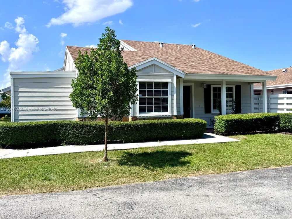 13700 SW 149th Cir Ln #4-60 Miami, FL 33186
