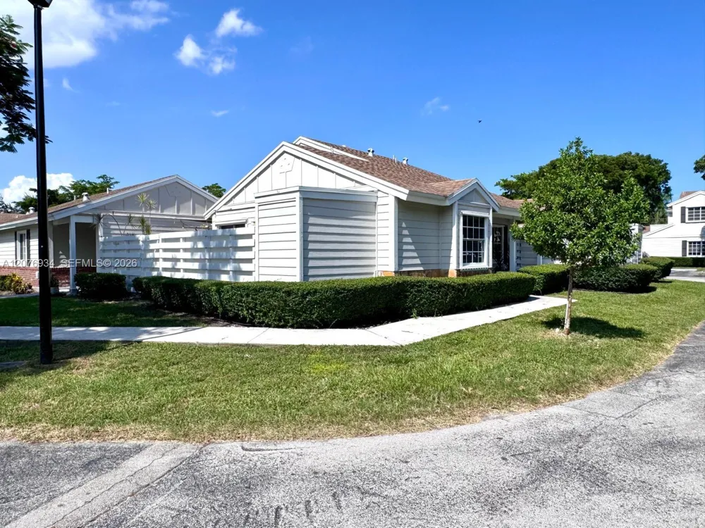 13700 SW 149th Cir Ln #4-60 Miami, FL 33186