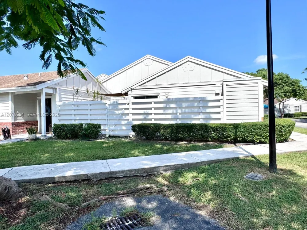 13700 SW 149th Cir Ln #4-60 Miami, FL 33186