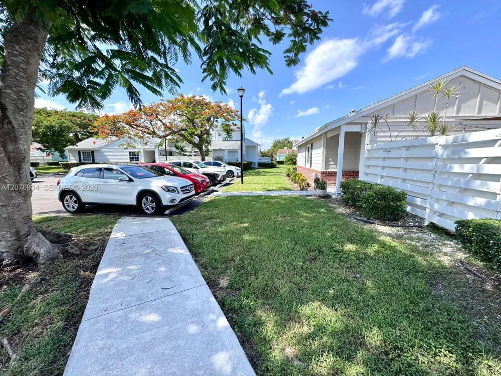 13700 SW 149th Cir Ln #4-60 Miami, FL 33186