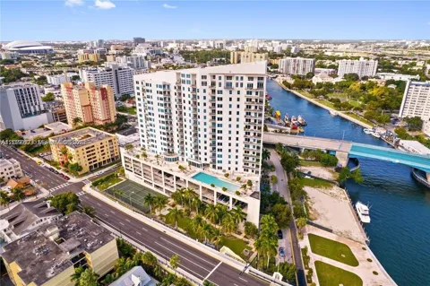 10 SW South River Dr #801