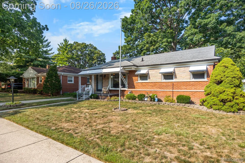 9137 Columbia Redford Charter Township, MI 48239