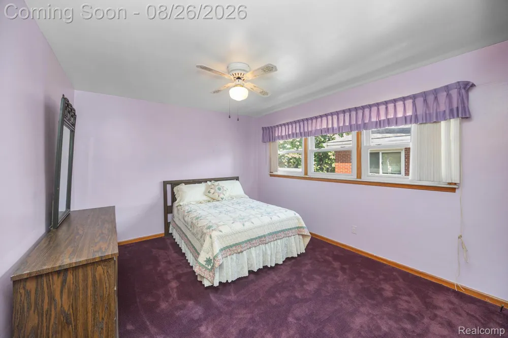9137 Columbia Redford Charter Township, MI 48239