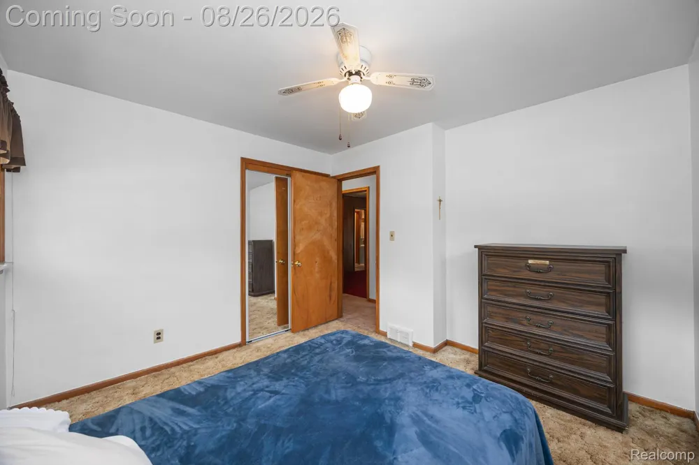 9137 Columbia Redford Charter Township, MI 48239