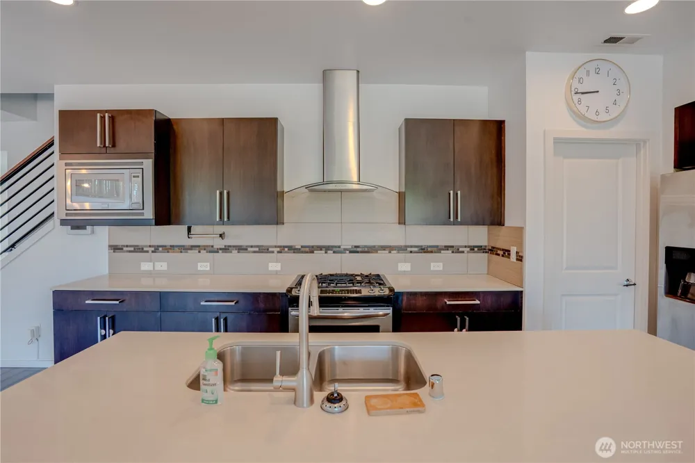 27128 106th Avenue SE Kent, WA 98030