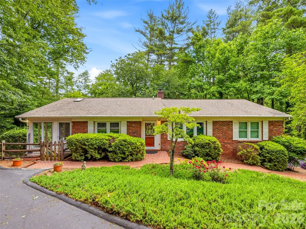 126 Surry Lane Hendersonville, NC 28791
