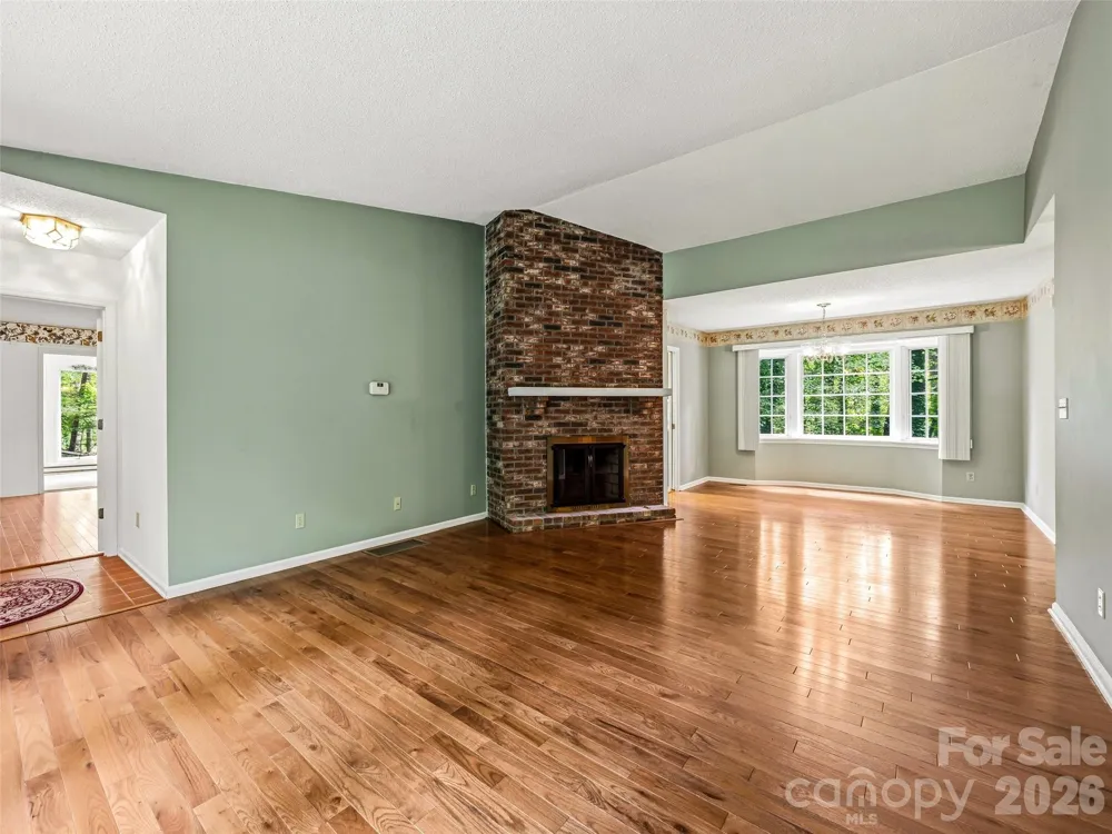 126 Surry Lane Hendersonville, NC 28791
