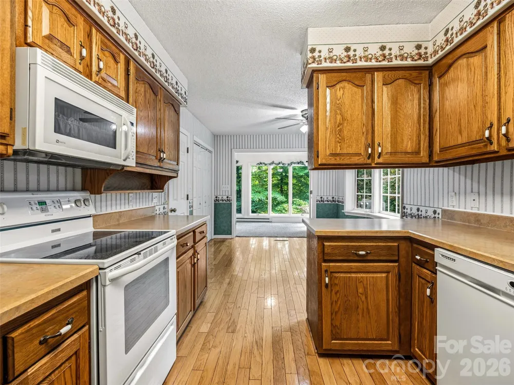 126 Surry Lane Hendersonville, NC 28791