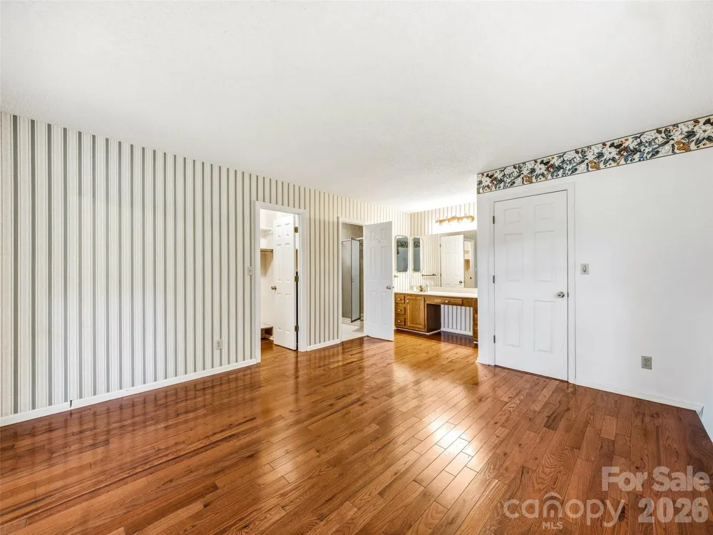 126 Surry Lane Hendersonville, NC 28791