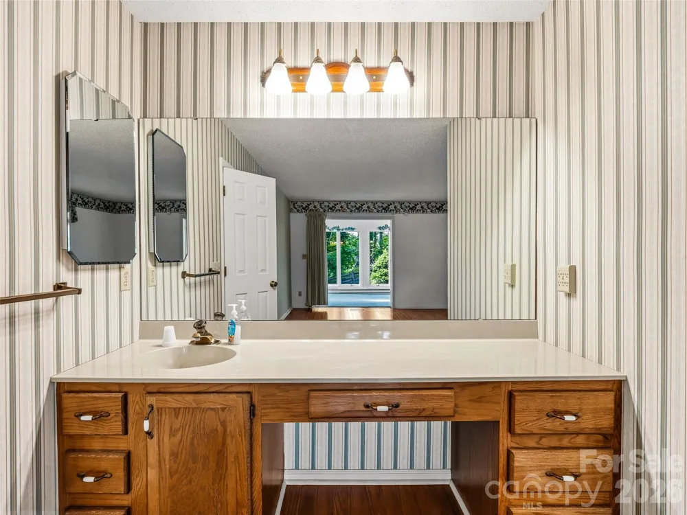 126 Surry Lane Hendersonville, NC 28791
