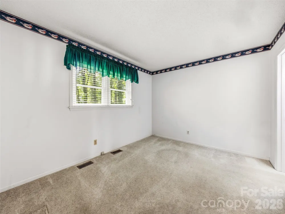 126 Surry Lane Hendersonville, NC 28791