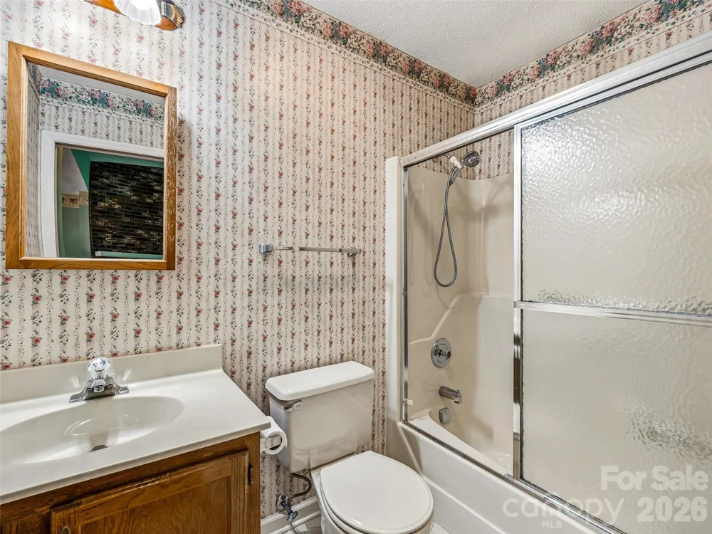 126 Surry Lane Hendersonville, NC 28791