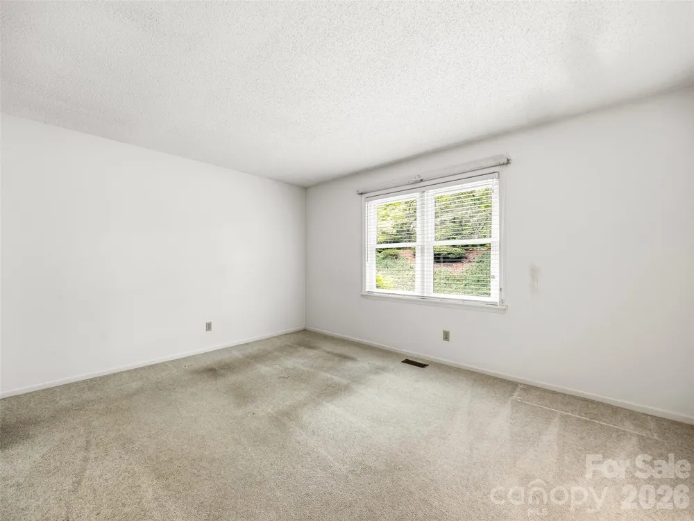 126 Surry Lane Hendersonville, NC 28791