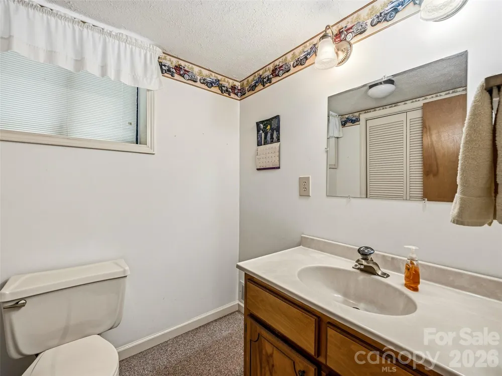 126 Surry Lane Hendersonville, NC 28791