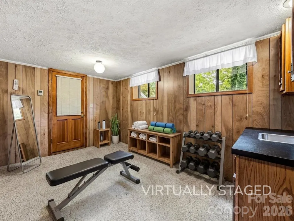 126 Surry Lane Hendersonville, NC 28791