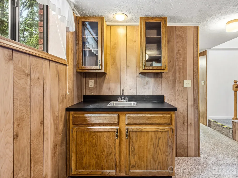 126 Surry Lane Hendersonville, NC 28791