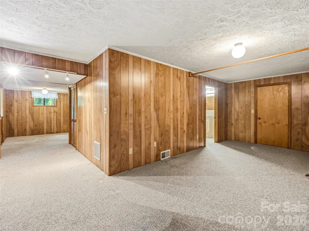 126 Surry Lane Hendersonville, NC 28791