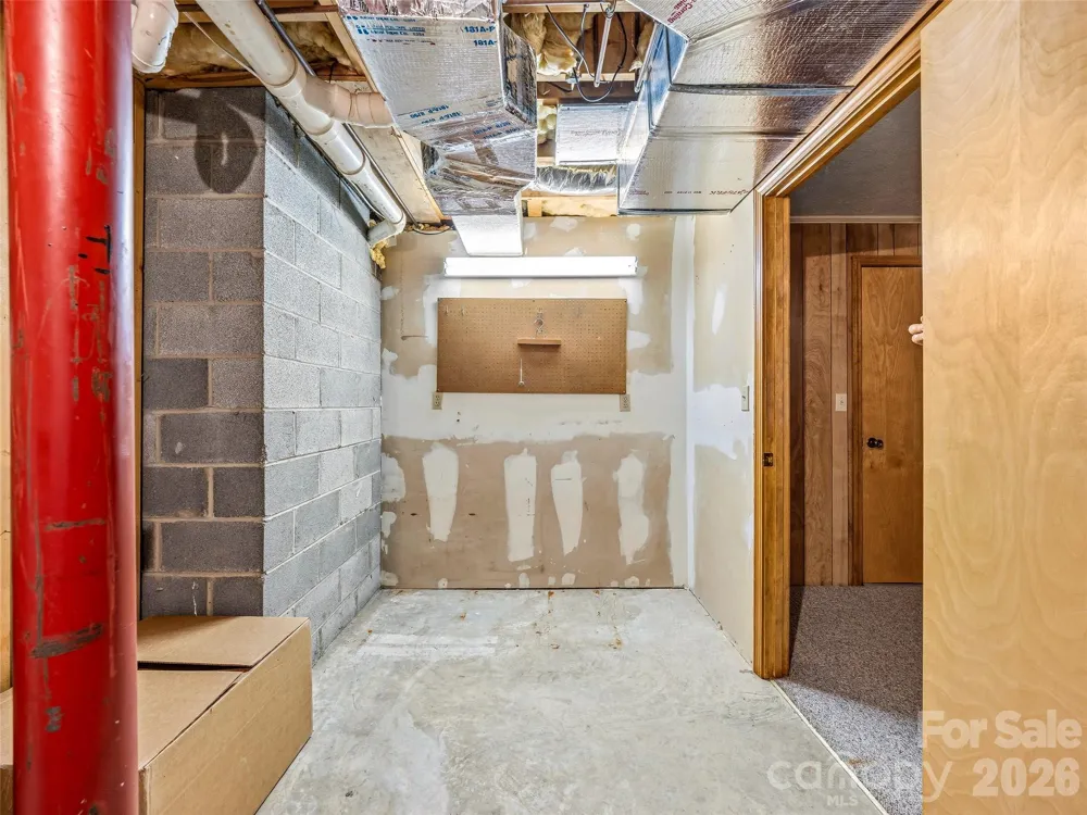 126 Surry Lane Hendersonville, NC 28791