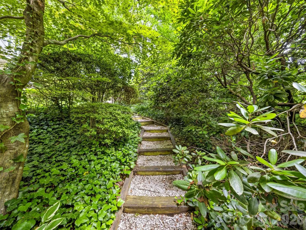 126 Surry Lane Hendersonville, NC 28791