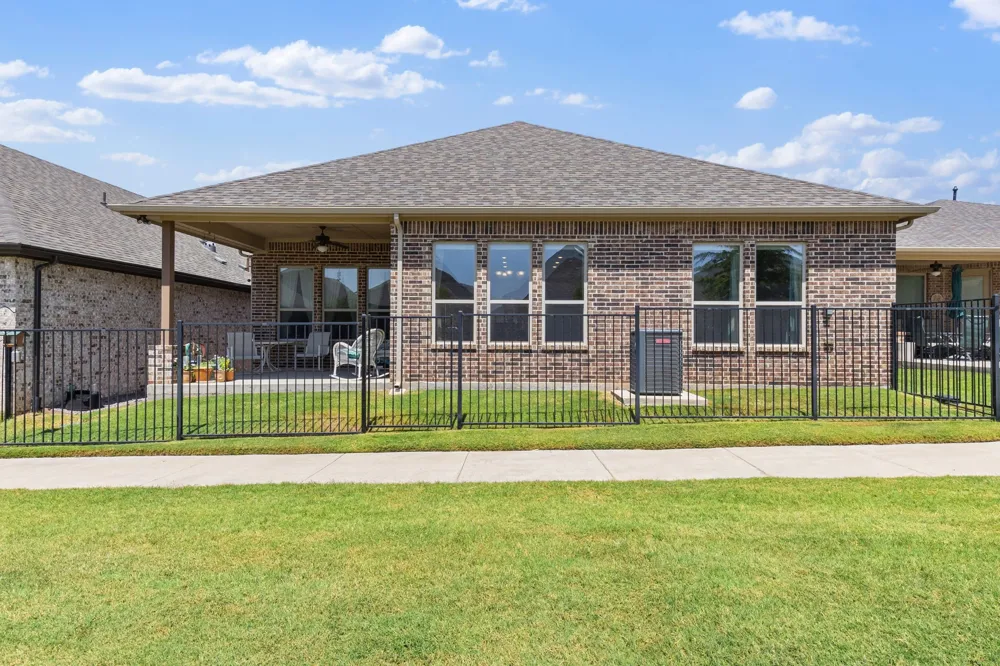918 Capella Lane Mansfield, TX 76063