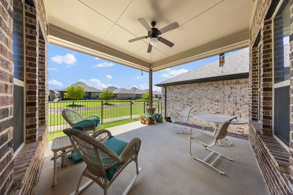 918 Capella Lane Mansfield, TX 76063