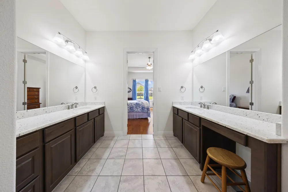 918 Capella Lane Mansfield, TX 76063