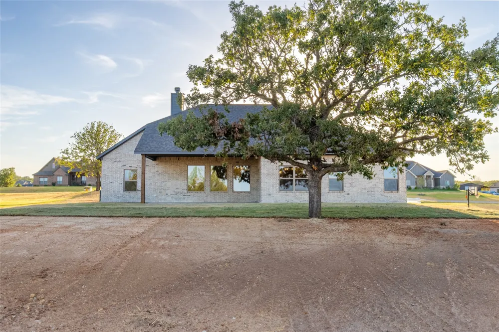 7004 Ranch View Place Springtown, TX 76082