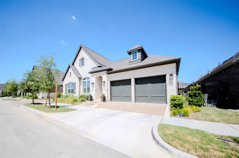 4721 Kings Garden Parkway Arlington, TX 76005