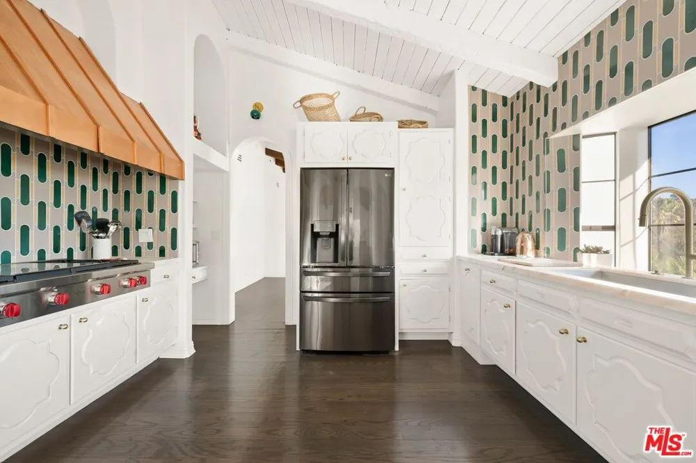33261 Decker School Road Malibu, CA 90265