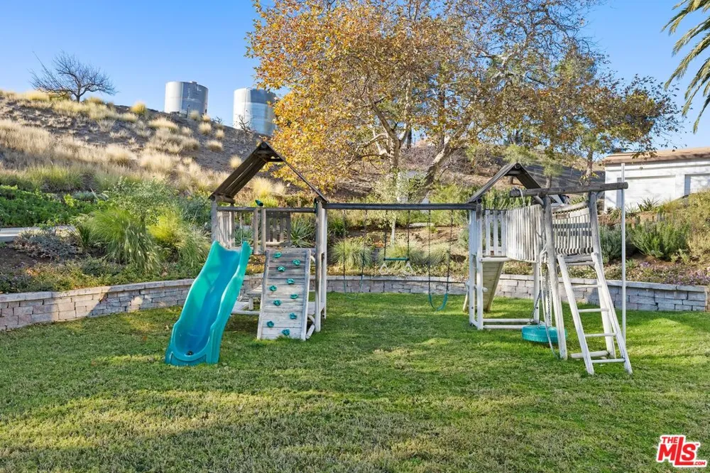 33261 Decker School Road Malibu, CA 90265