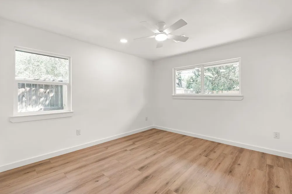 5207 Hummingbird Street Houston, TX 77035